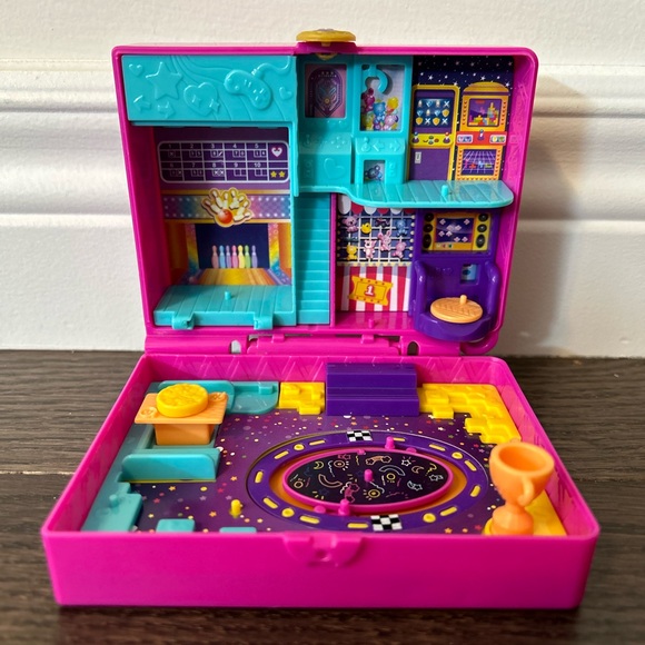 Polly Pocket Pink RACE & ROCK
ARCADE - Picture 4 of 6